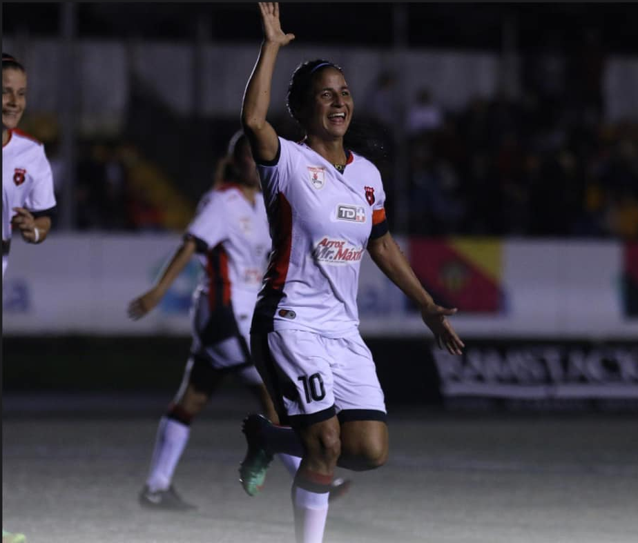 LDA-CODEA goleó 0 x 6 a Coronado en el juego de ida de las semifinales del fútbol femenino.