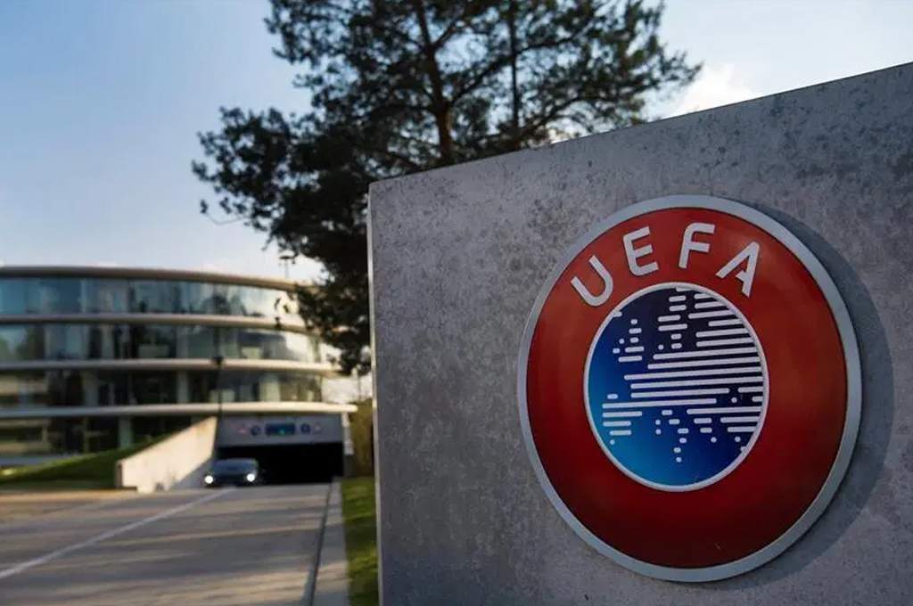 Comité Médico de la UEFA considera posible la reanudación de las competiciones de fútbol.