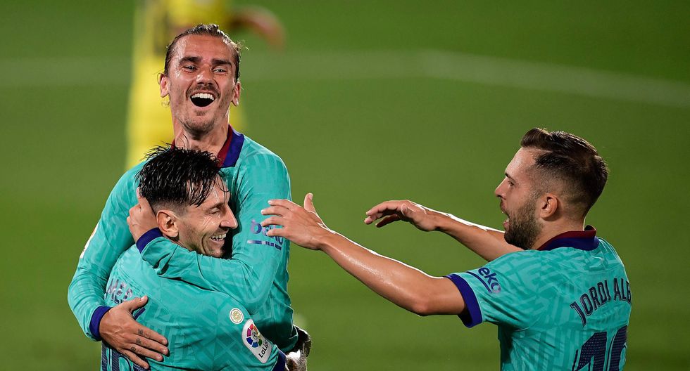 FC Barcelona goleó al Villarreal y “reza” por un tropiezo del Real Madrid.