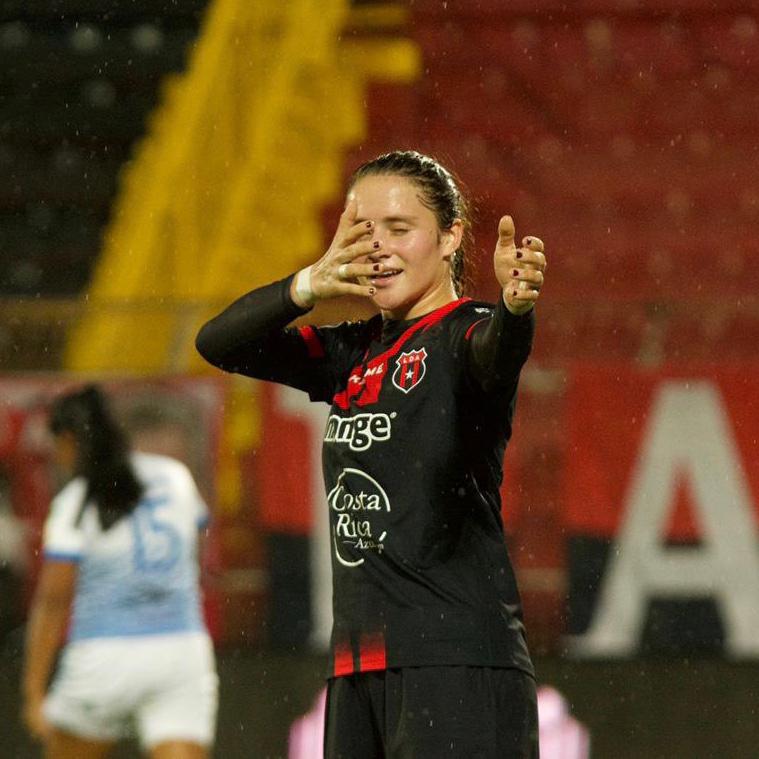 Alajuelense se mantiene sólida en el liderato de la Liga Femenina.