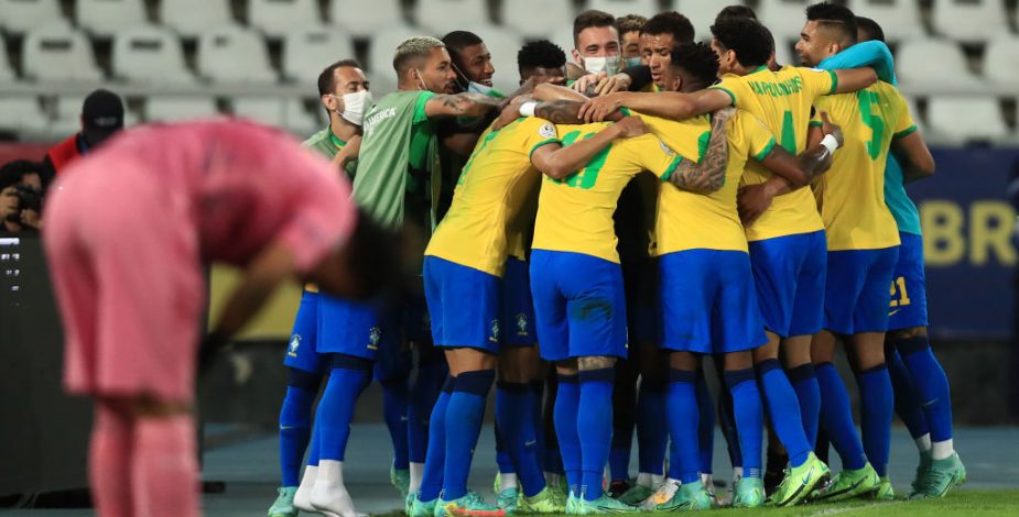 Con lo justo, Brasil derrotó a Perú y se convirtió en el primer finalista de la Copa América 2021.