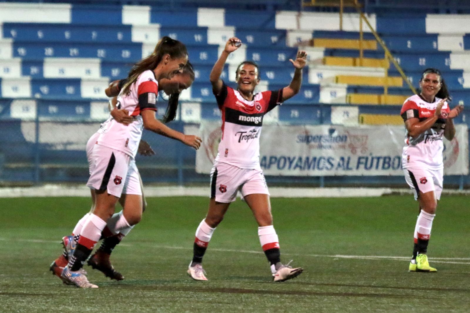 Alajuelense y Dimas Escazú golearon en la jornada 1 y lideran la Liga Femenina.