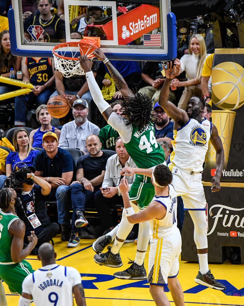 Los Celtics derrotan a los Warriors y se adelantan 1-0 en la serie de las Finales de la NBA.