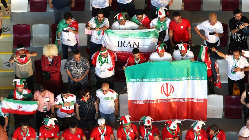 Irán exige expulsión de USA del Mundial tras polémica con bandera.