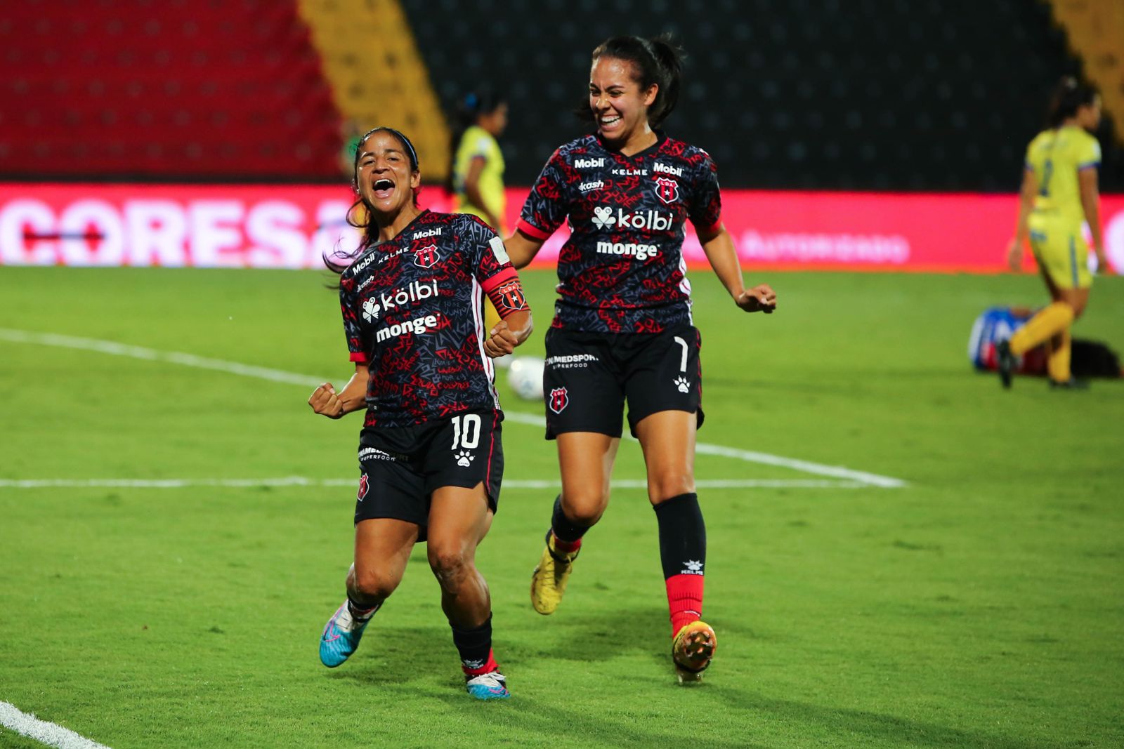 Alajuelense y Sporting FC jugarán la final del fútbol femenino.