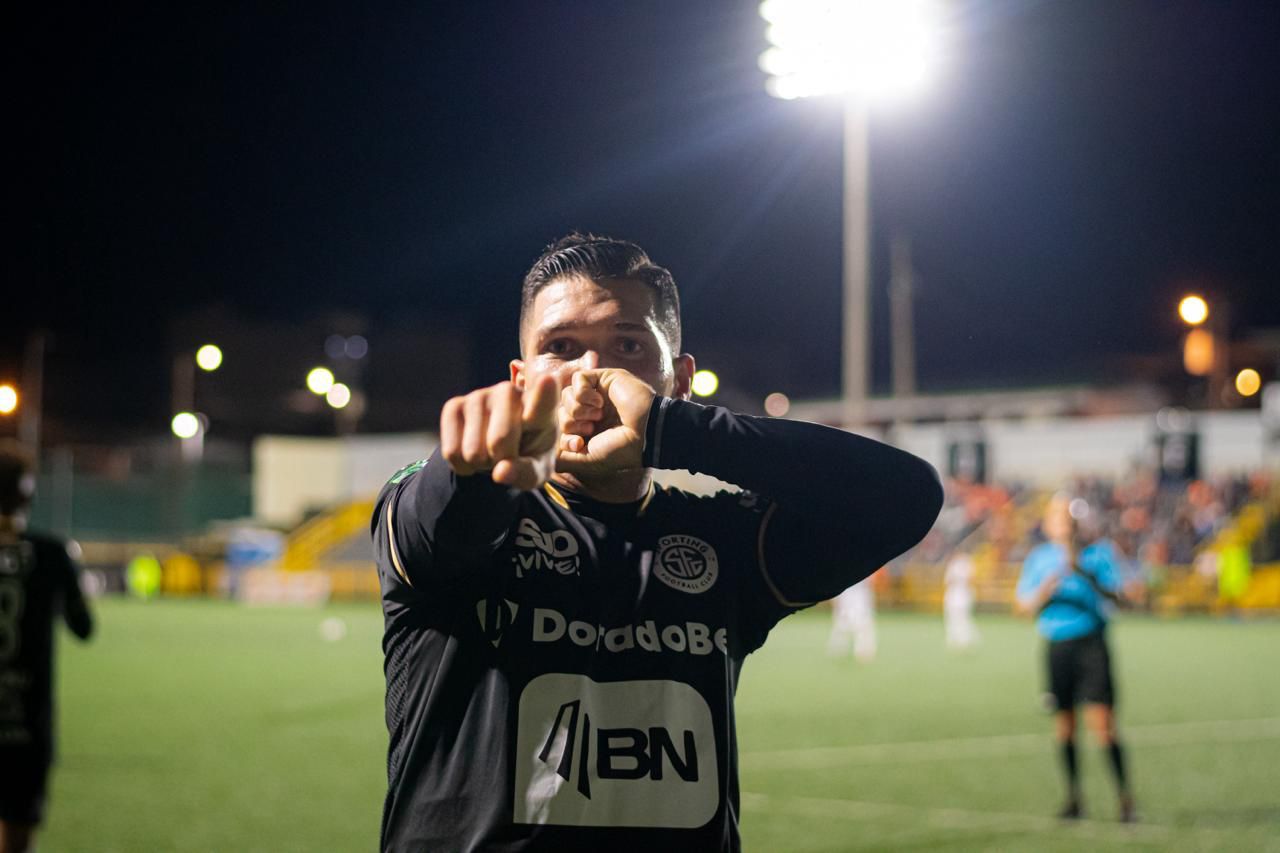 La eficacia de Cárdenas le dio los tres puntos a Sporting FC.