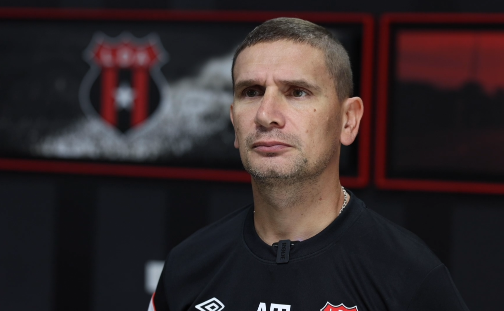 Asistente técnico y preparador físico de Alajuelense están habilitados para acompañar a Guimaraes en el banquillo.