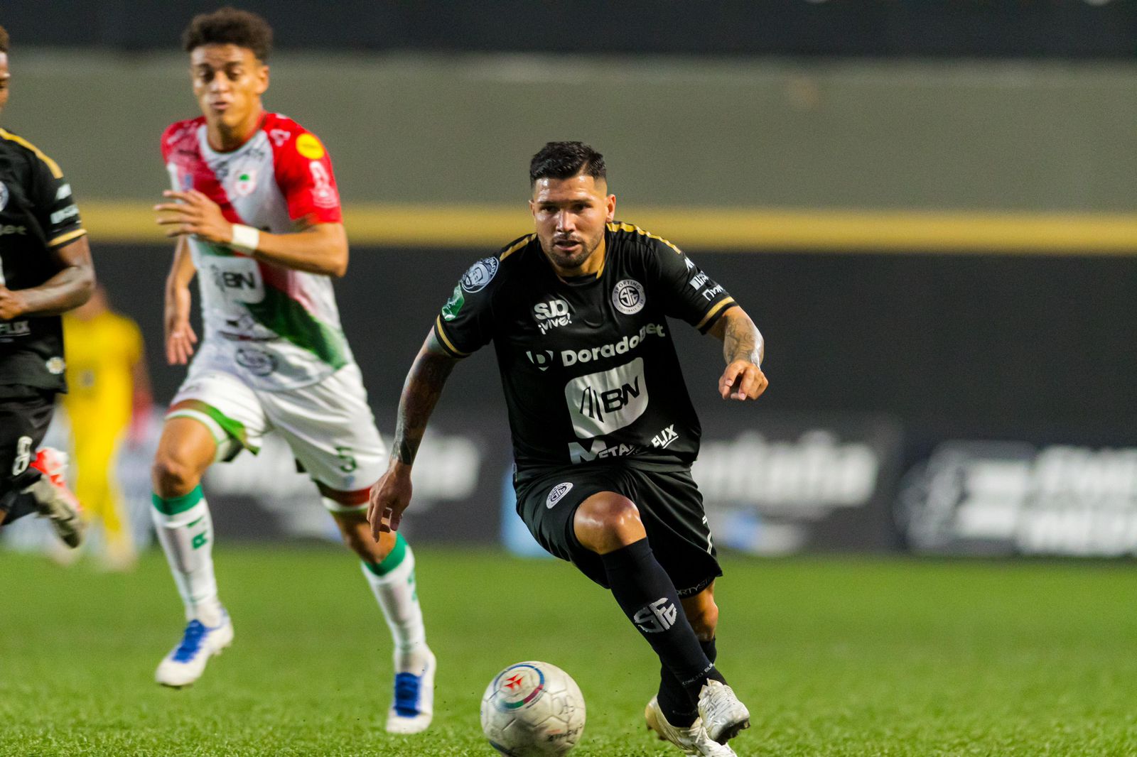 Triplete de Steven Cárdenas le da victoria al Sporting sobre Guanacasteca.