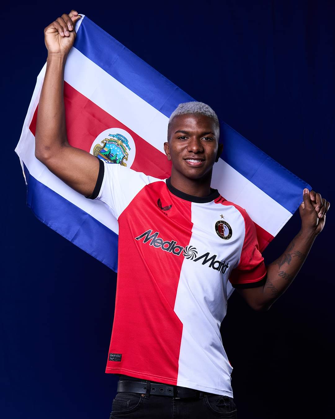 Alajuelense oficializa traspaso histórico de Jeyland Mitchell al Feyenoord Rotterdam.