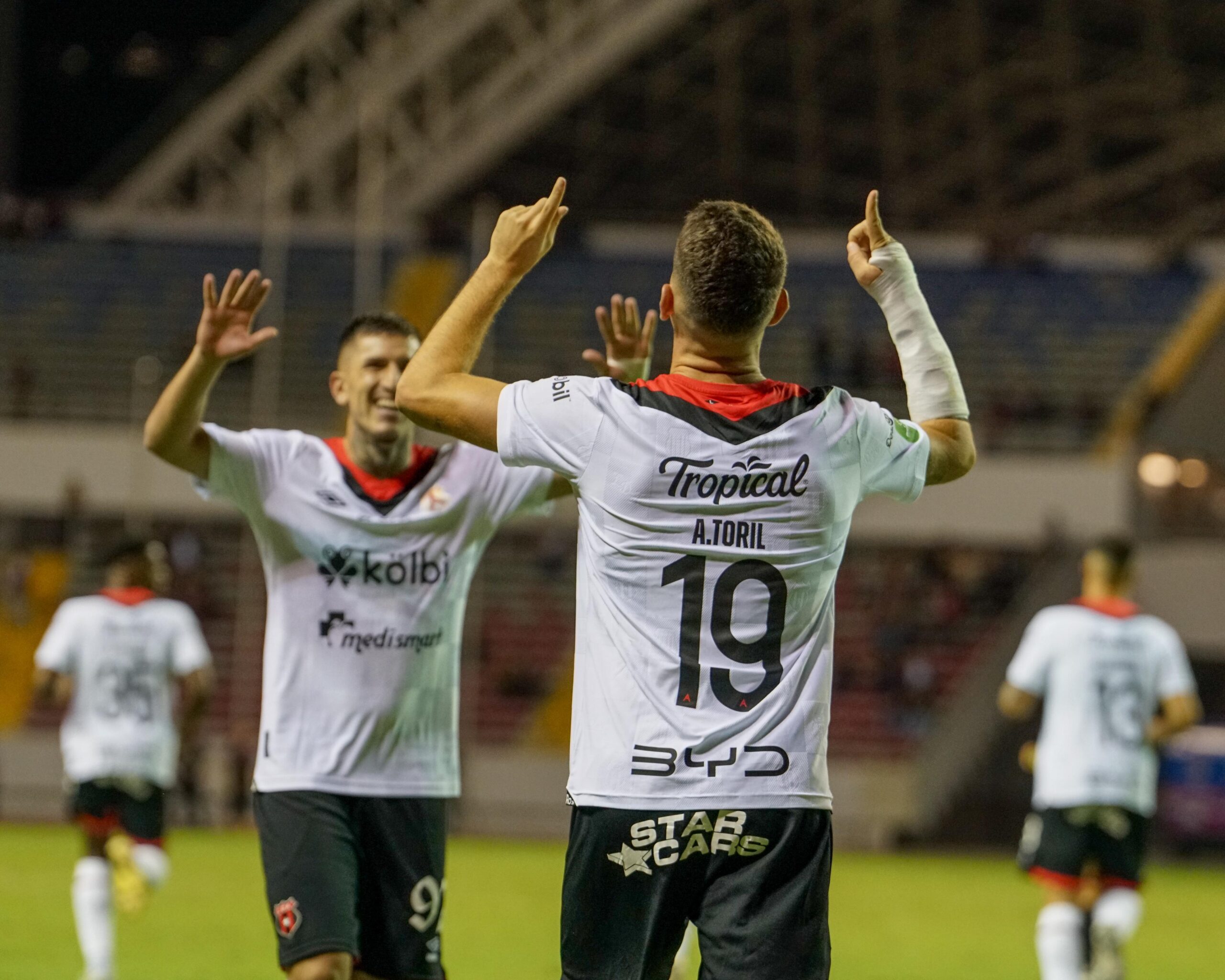Alajuelense ganó la Recopa superando al Saprissa en el Estadio Nacional.