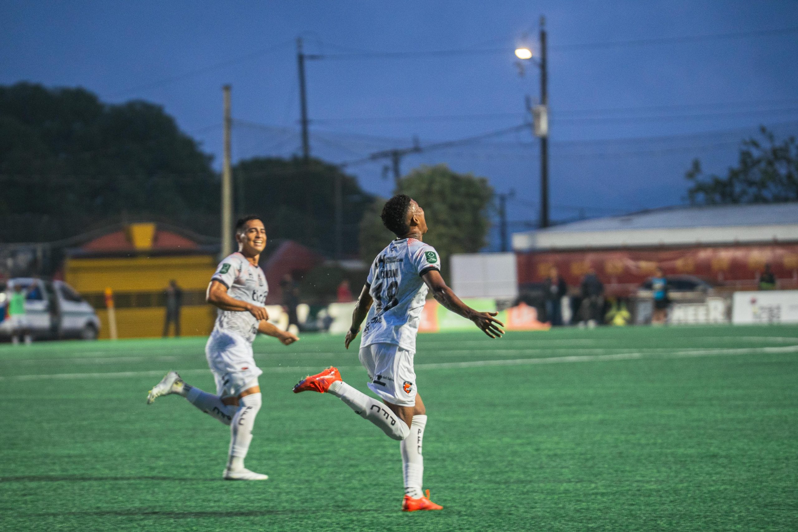 Puntarenas FC confirma su buen momento derrotando a domicilio a un San Carlos sin alma.