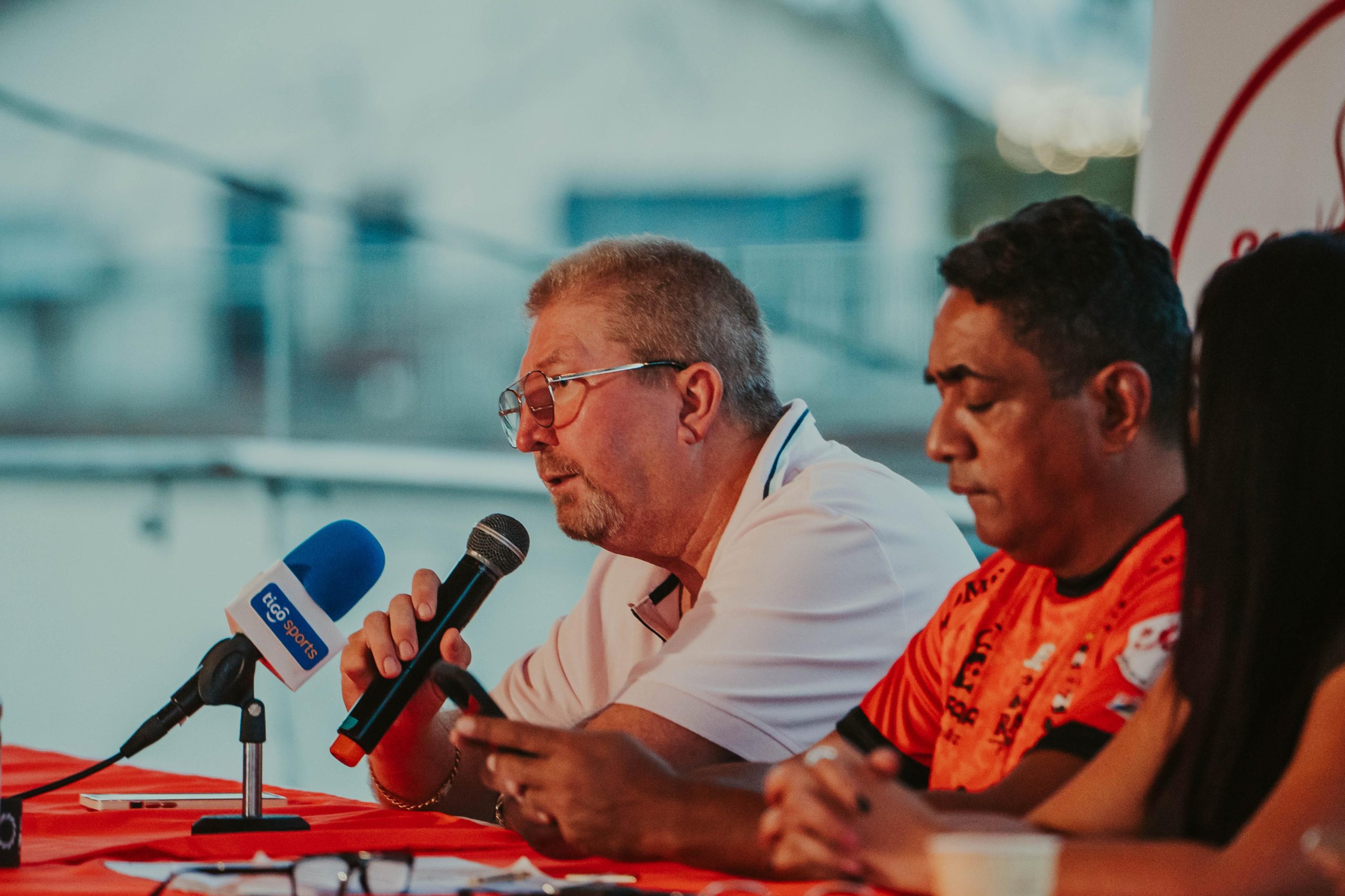Dirigencia de Puntarenas FC y Alcalde salen al paso de las afirmaciones de la Ministra de Salud.