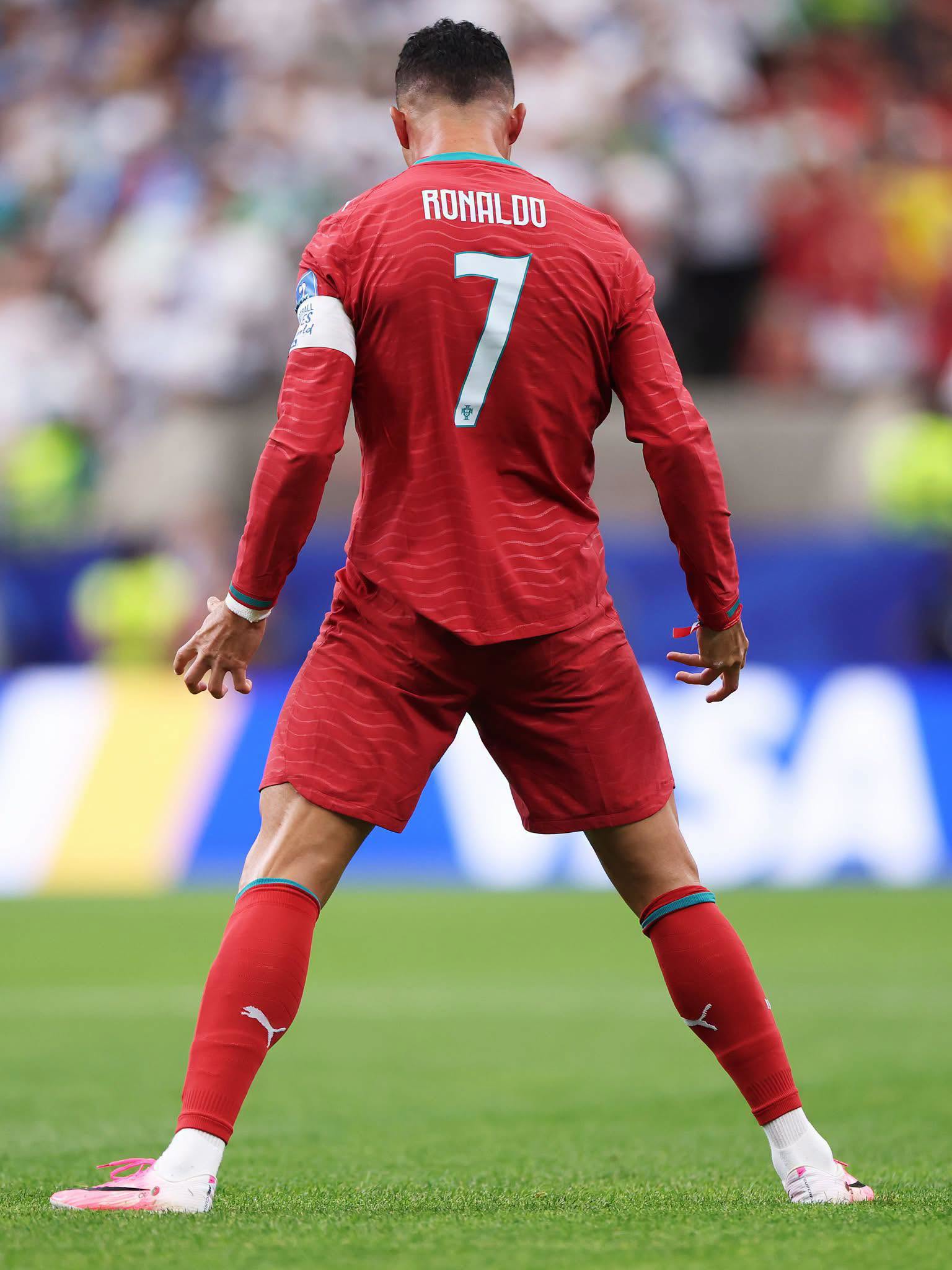 Portugal despierta y golea sin piedad a Uzbekistán. Cristiano Ronaldo se lució con un doblete.