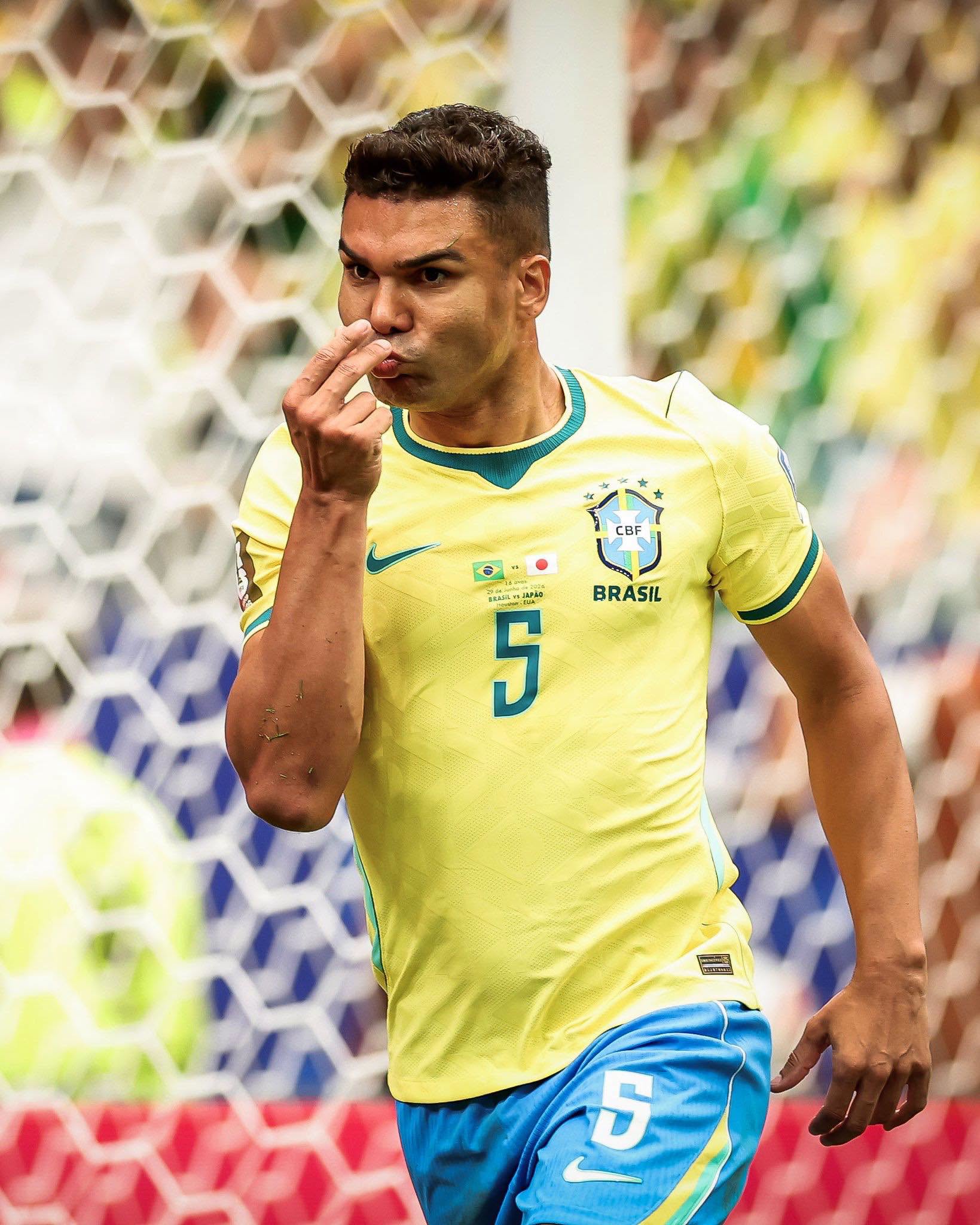 ¡A octavos de final! Martinelli fue el héroe en el triunfo agónico de Brasil sobre Japón.