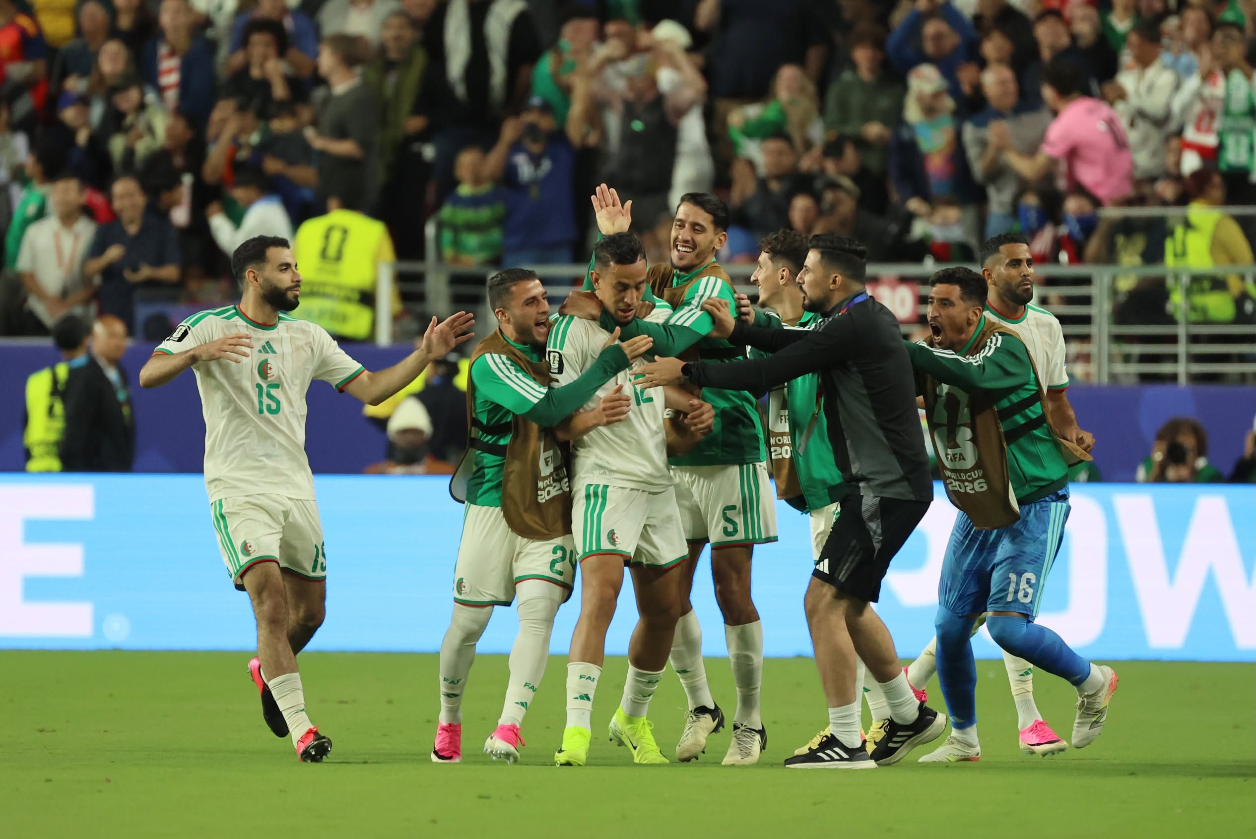 Argelia venció a Jordania y se jugará el pase a la siguiente ronda ante Austria.