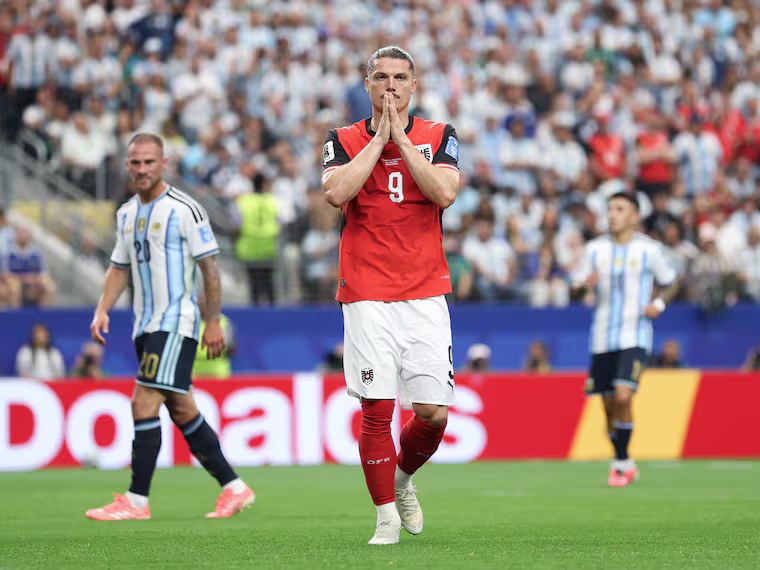 Argelia vs Austria, el insólito partido que nadie quiere ganar.