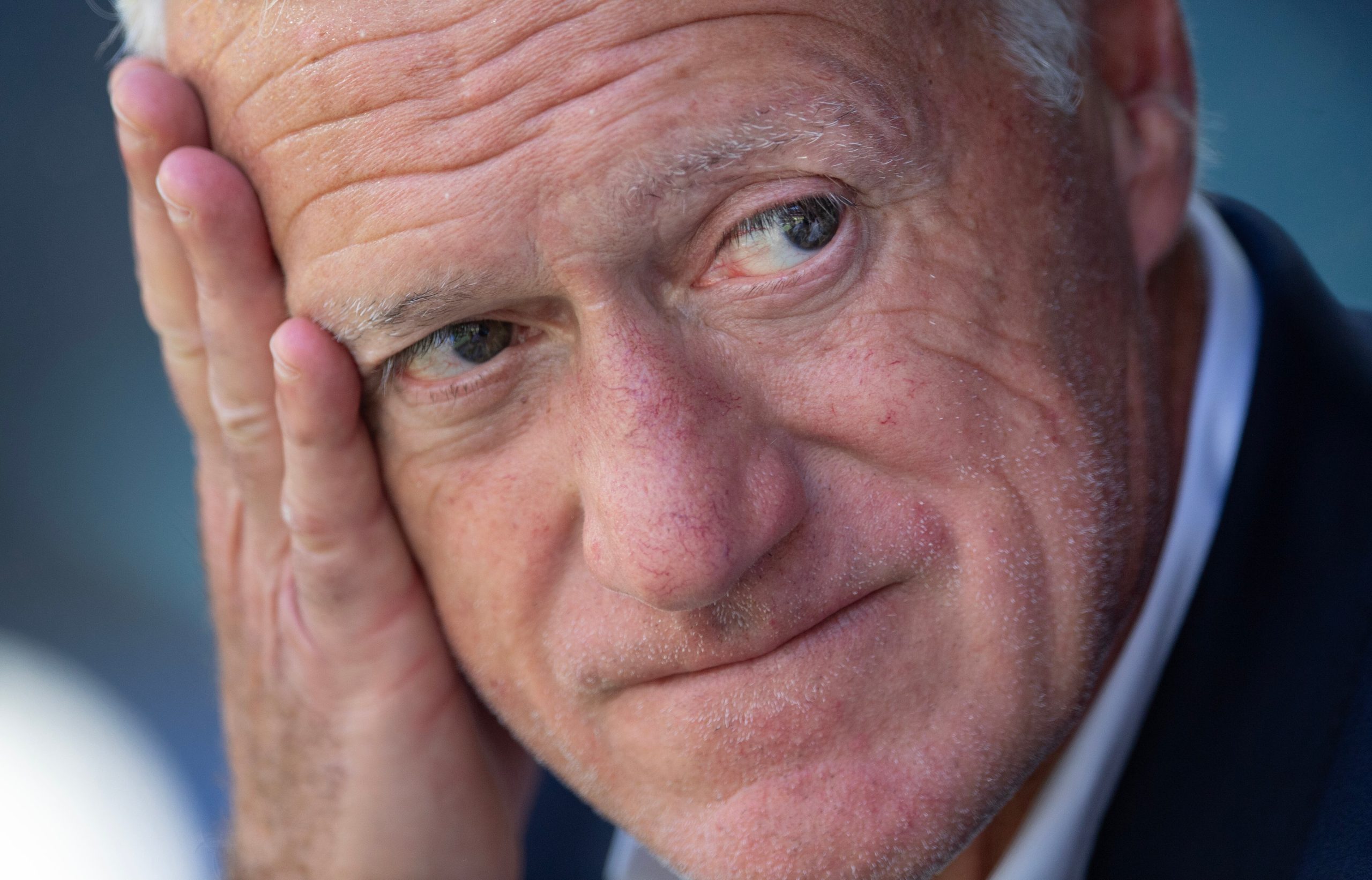 Didier Deschamps dejó la concentración de Francia por la muerte de su madre. No estará en el tercer partido.