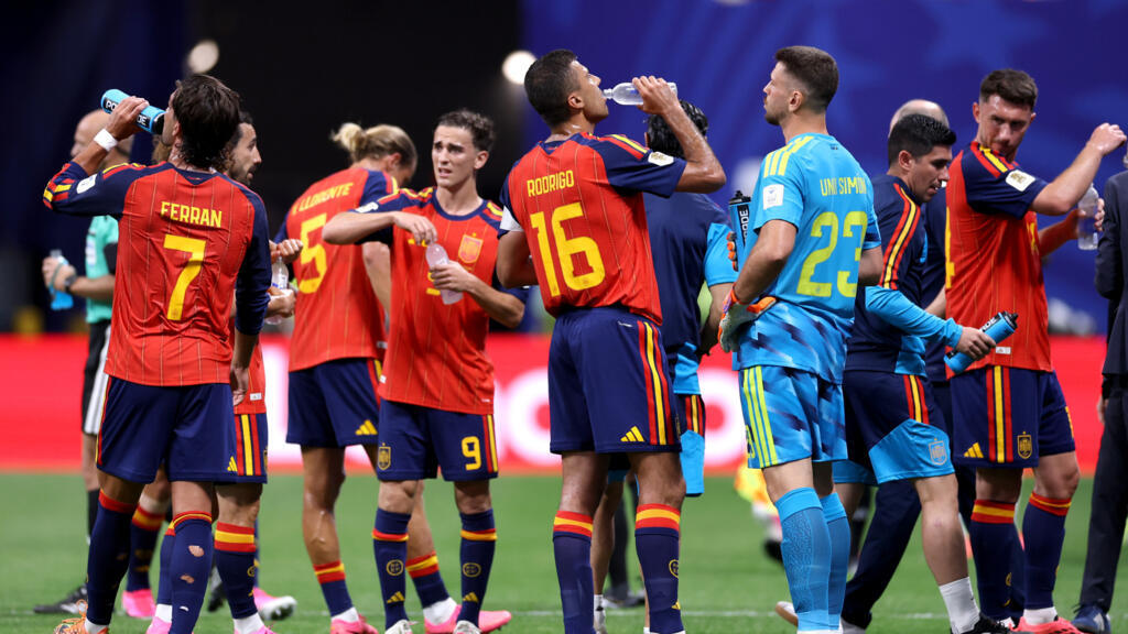 Las pausas para hidratación en el Mundial, también sacian los bolsillos.