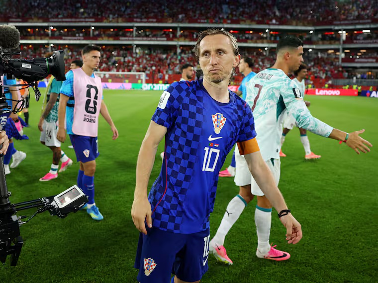 Luka Modric: “El VAR es bueno para algunas cosas, pero lo usan de forma selectiva, dependiendo del tamaño del equipo”.