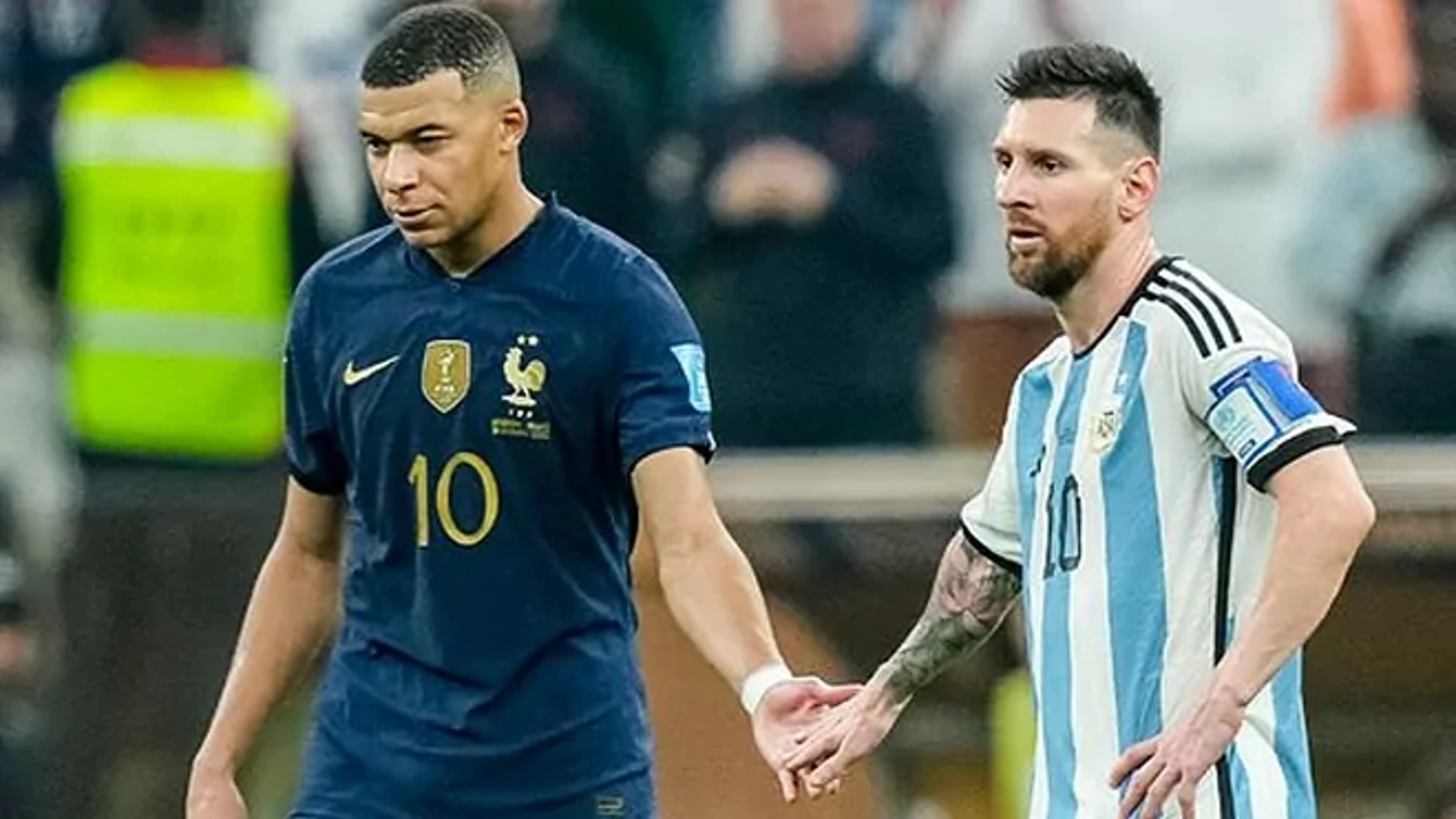 Messi y Mbappé pelean hombro a hombro la bota de oro y el goleo histórico en Copas del Mundo.