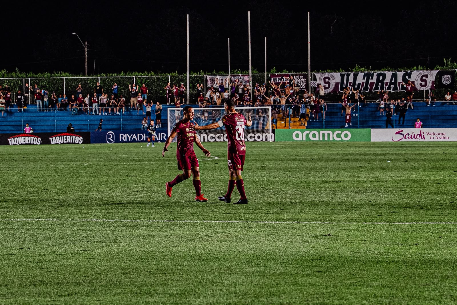 Saprissa defendió con uñas y dientes su victoria en Panamá, pese a irresponsabilidad de Paradela.