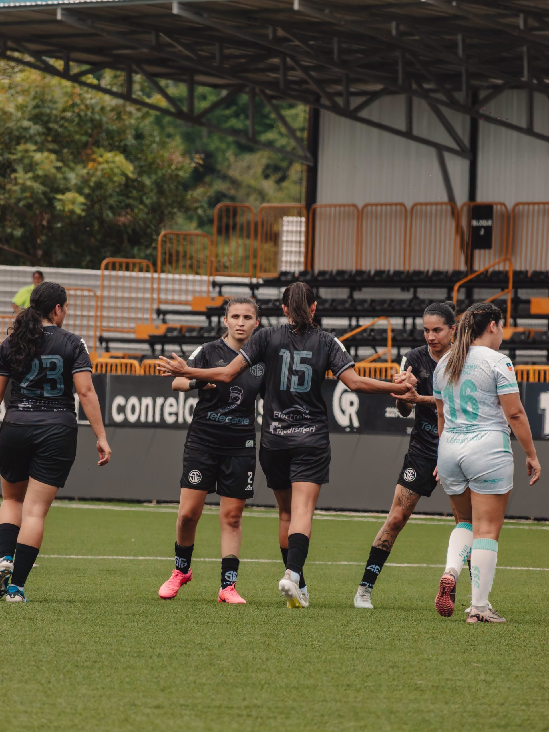 Resultados y posiciones tras la jornada 4 de la Liga Premier Femenina.