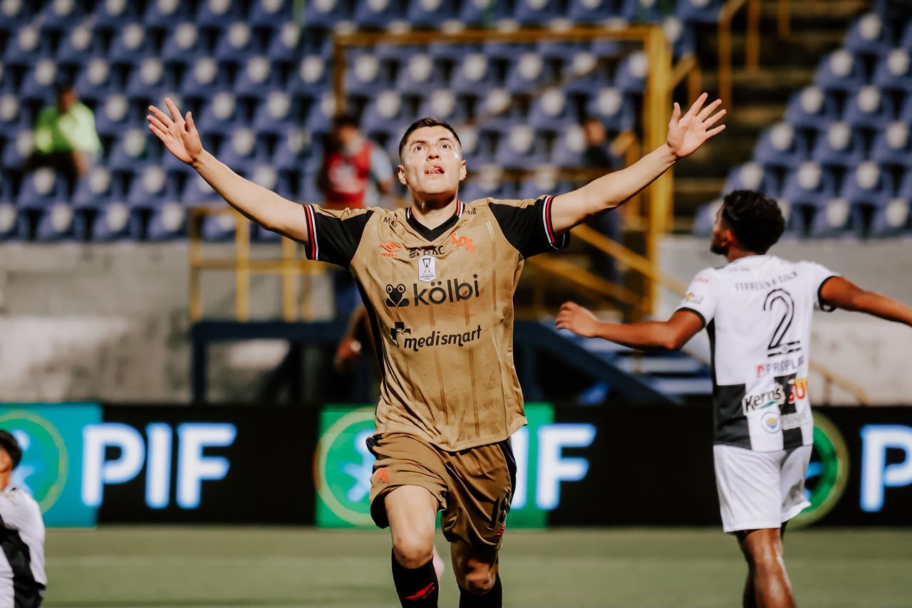 Alajuelense venció al Diriangén en Managua y sigue a paso perfecto en la Copa Centroamericana.