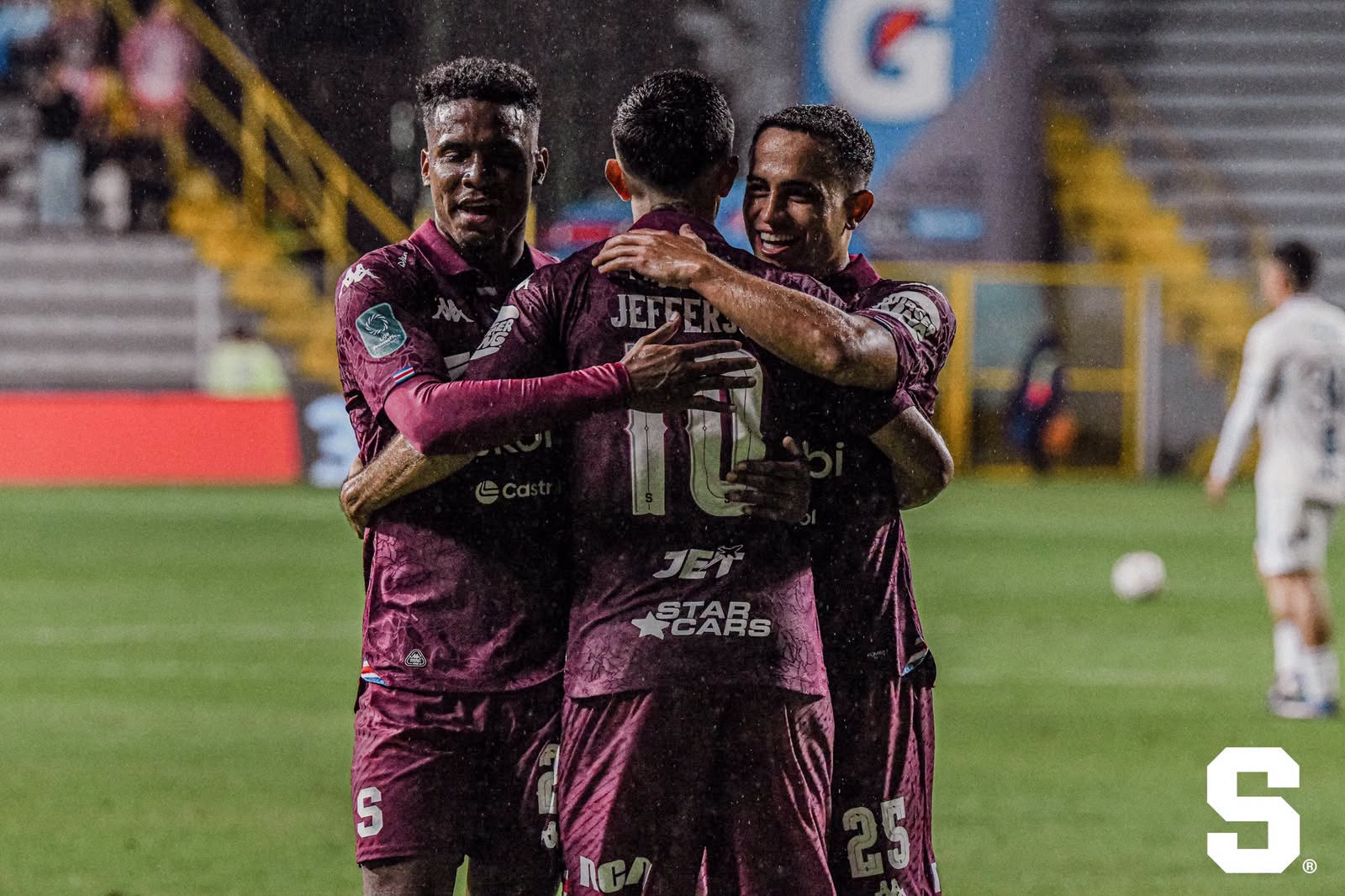 Jefferson Brenes está intratable: otro doblete y Saprissa vuelve a lo más alto