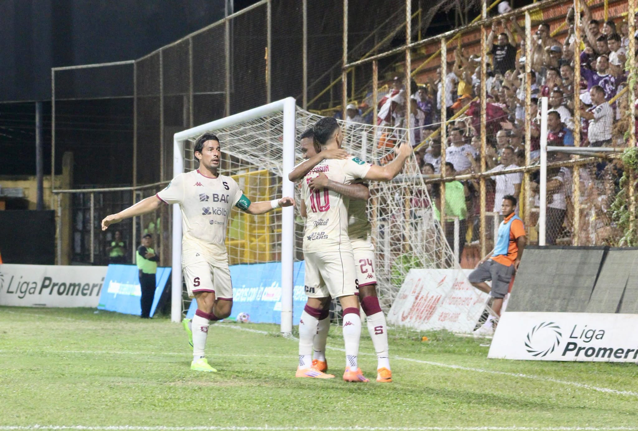 Saprissa conquista la “Olla Mágica” con doblete de Brenes y mantiene su paso perfecto.