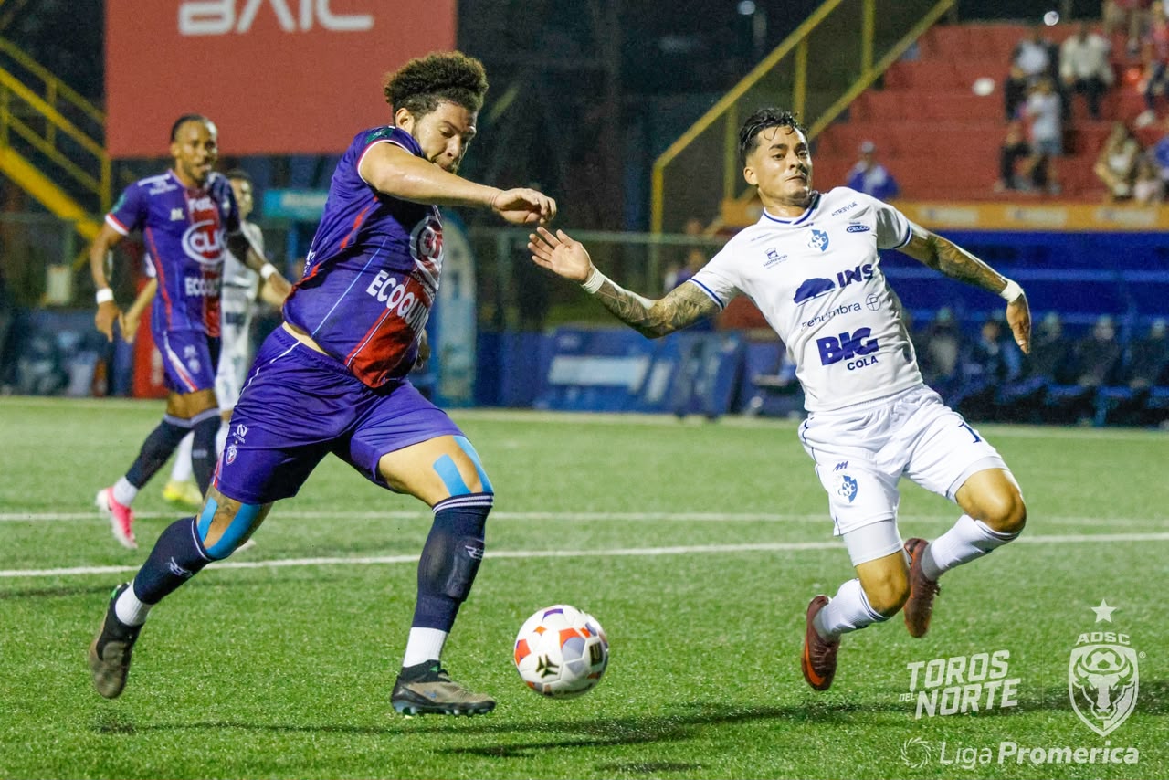 Cartaginés pasó de celebrar en Centroamérica a perder el liderato en San Carlos