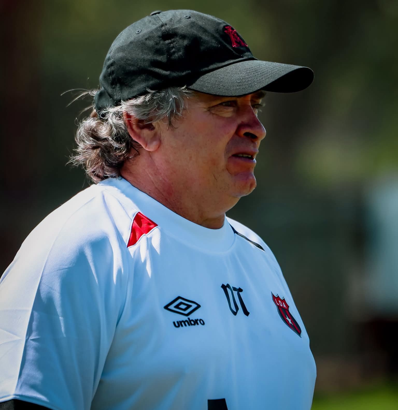 Óscar Ramírez lamentó el empate de Alajuelense en su regreso